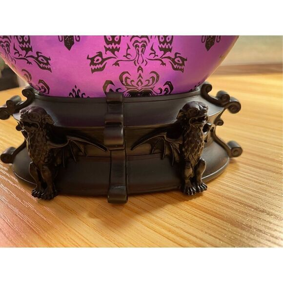 DISNEY MADAME LEOTA HAUNTED MANSION LIGHT UP DISC SNOW GLOBE CRYSTAL BALL New in - Picture 6 of 10